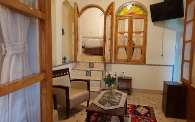 اشرفیه واحد دل نواز، شیراز