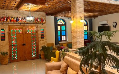 درباری - واحد تویین ۲، امیرعلی ضیایی