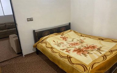 ویلا در شهر محمودآباد واقع شده است.
اقامتگاه در محیطی آرام ویلایی و غیر بومی واقع است.
ویلا دربست است.
بافت محله ویلا ساحلی و مسیر دسترسی به اقامتگاه 16 متر خاکی می باشد.
وضعیت آنتن دهی همراه اول، ایرانسل و رایتل عالی می باشد.