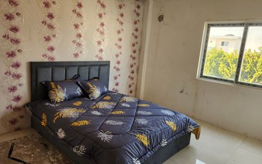 ویلا در شهر چمستان واقع شده است.
اقامتگاه در محیطی آرام ویلایی واقع است.
اقامتگاه دارای دوربین مداربسته در ورودی می باشد
وضعیت آنتن دهی همراه اول، ایرانسل و رایتل عالی می باشد.