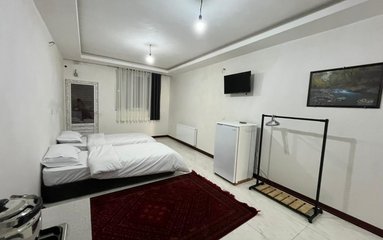 اجاره سوئیت فلت علوم تحقیقات ۵ حصارک تهران، امیرحسین حصارکی
