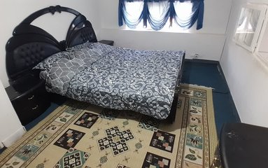 ویلا در شهر کردان واقع شده است.
اقامتگاه در محیطی آرام ویلایی و غیر بومی واقع است.
ویلا دربست است.