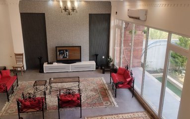 دوخوابه بیشه کلا، پارسا پیرنیا