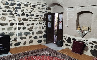 اقامتگاه سنتی ننوعذرا - واحد بیدمشک، بردسیر
