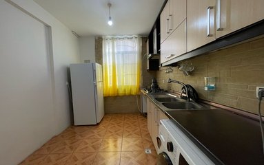اجاره روزانه آپارتمان دوخوابه رویال هاوس کوروش مال 2 تهران، علی مبشری
