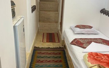 اجاره بوم گردی سرای سایه - واحد سه تخته دوبلکس کاشان، آزاده خراسانی