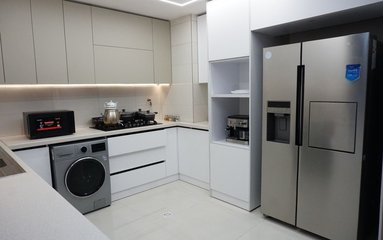 سه خوابه چمران واحد 6، میلاد امیری
