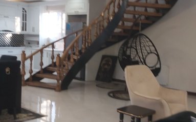 ویلا در شهر چهارباغ واقع شده است.
اقامتگاه در محیطی آرام ویلایی و بومی واقع است.
ویلا دربست است.
بافت محله ویلا شهری و مسیر دسترسی به اقامتگاه آسفالت می باشد.
وضعیت آنتن دهی همراه اول، ایرانسل و رایتل عالی می باشد.