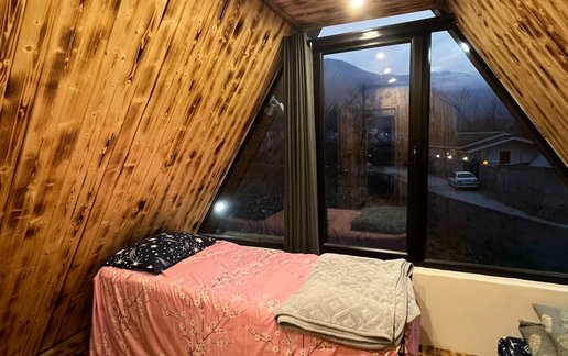 رزرو کلبه دوخوابه سوئیسی کتی