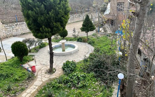 اجاره اقامتگاه سنتی گل باغ باران - واحد یک خوابه گل رز