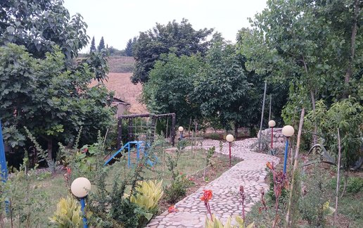 اجاره اقامتگاه سنتی گل باغ باران - واحد یک خوابه گل رز