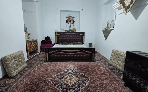 رزرو بوم گردی خونه ایوونی - واحد قالی