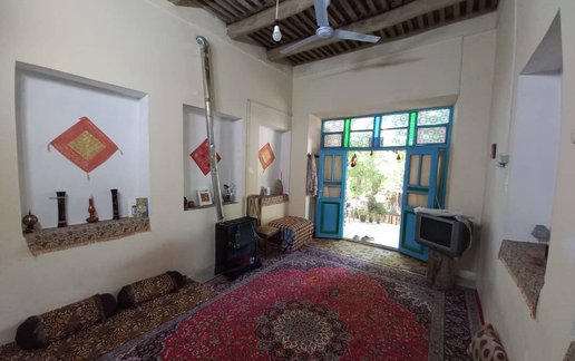 اجاره بوم گردی سرای کربلایی فریدون - واحد خوش نشین ۳