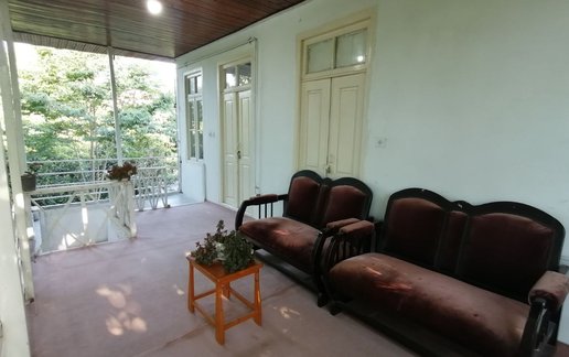 رزرو کلبه دوخوابه سنتی گل سرخ