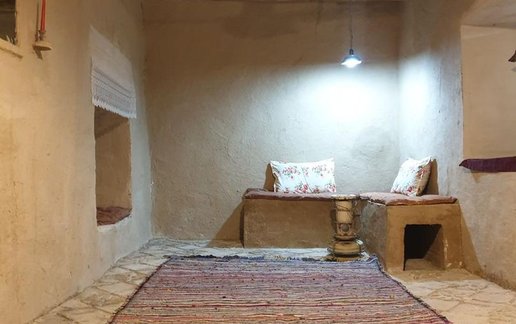 رزرو بوم گردی قلعه تاریخی کریم خان - واحد وصال ۸