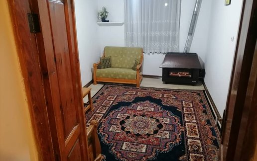 رزرو کلبه دوخوابه سنتی گل سرخ