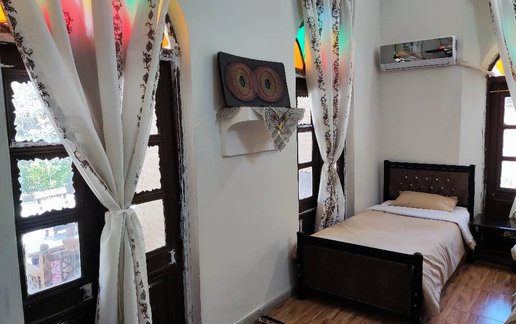 اجاره اقامتگاه سنتی باغ عمارت خُرَّم - واحد 1