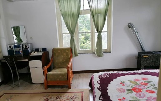 رزرو کلبه دوخوابه سنتی گل سرخ