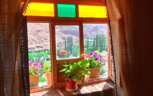 رزرو بوم گردی یادگار مجن - واحد گِل سرخ