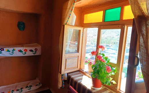 رزرو بوم گردی یادگار مجن - واحد گِل سرخ