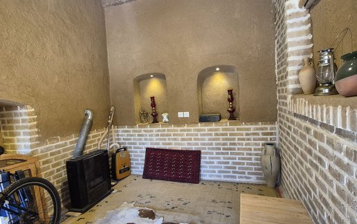 اقامتگاه سنتی خونه خاکی - کرسی خانه