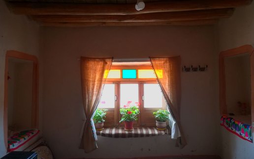رزرو بوم گردی یادگار مجن - واحد گِل سرخ
