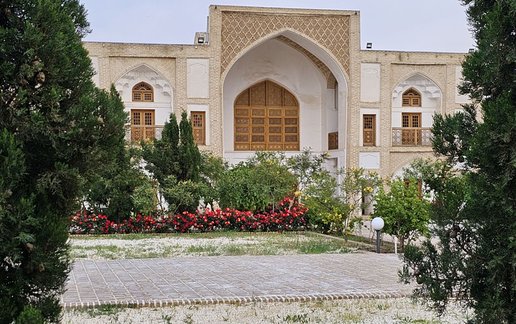 اجاره بوم گردی عمارت حاکم 1 - واحد شیرین و فرهاد
