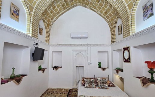 رزرو بوم گردی عمارت حاکم 1 - افسانه عشق