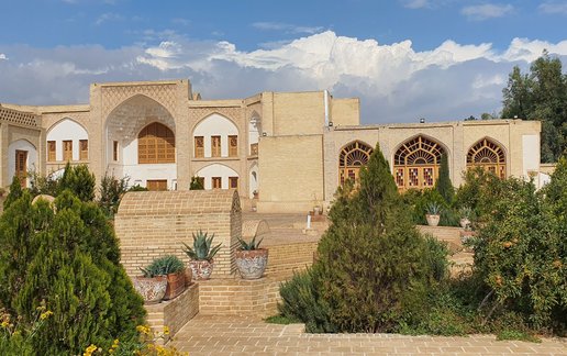 رزرو بوم گردی عمارت حاکم 1 - افسانه عشق