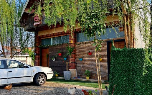 اجاره کلبه فلت چوبی تونل جنگلی