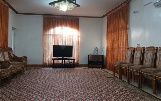 اجاره اقامتگاه سنتی گل باغ باران - واحد یک خوابه گل رز