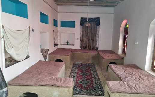 رزرو بوم گردی قلعه تاریخی کریمخان 1 - واحد پنج