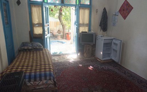 رزرو بوم گردی سرای کربلایی فریدون - واحد دلنشین ۲