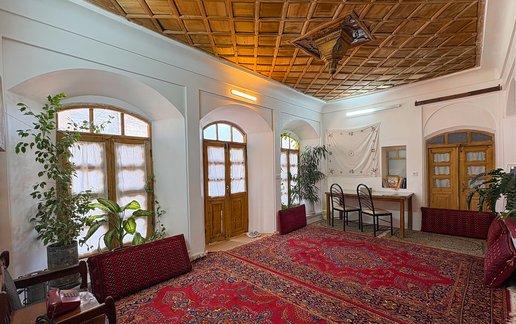 رزرو اقامتگاه سنتی عمارت ضیغمی - واحد شاهنشین