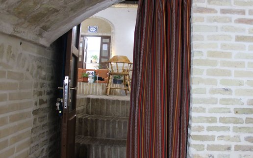 اجاره بوم گردی عمارت  گلابگیر - واحد 8 گلاب