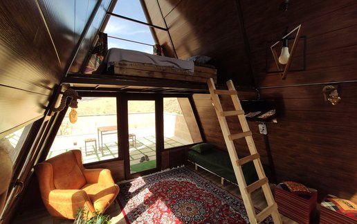 اجاره بوم گردی عمارت اوغول جان - واحد کلبه سوئیسی