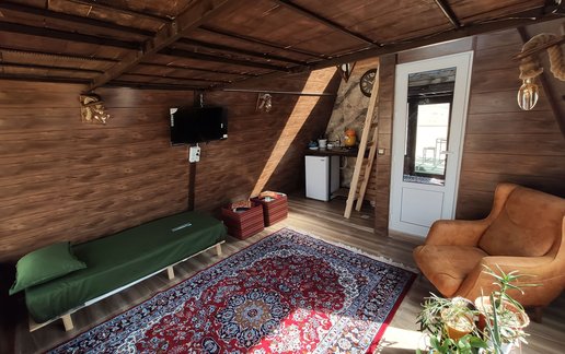اجاره بوم گردی عمارت اوغول جان - واحد کلبه سوئیسی
