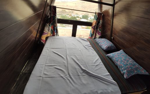اجاره بوم گردی عمارت اوغول جان - واحد کلبه سوئیسی