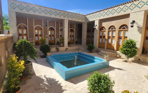 رزرو بوم گردی عمارت میرزا مهدی خان - واحد ۳۲متری
