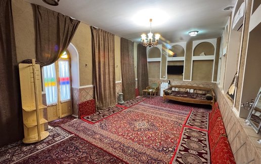 رزرو بوم گردی عمارت میرزا مهدی خان - واحد ۳۲متری