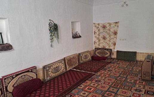 رزرو بوم گردی عمارت اکبریان - واحد 1