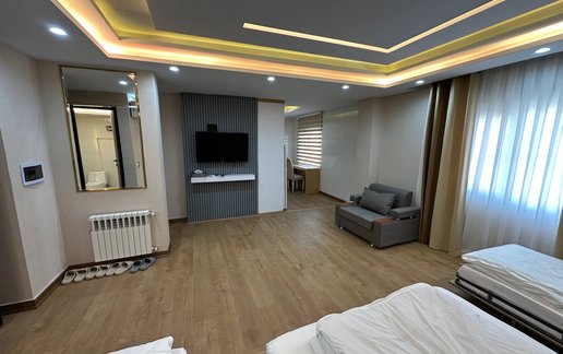 اجاره مجتمع اقامتگاهی هتل سه ستاره ماهک - سوییت چهار تخته