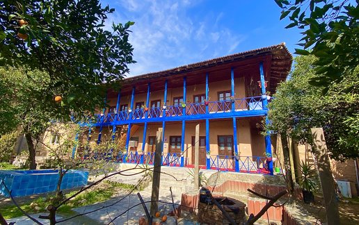 اجاره اقامتگاه سنتی عمارت بیک - واحد اشکانیان
