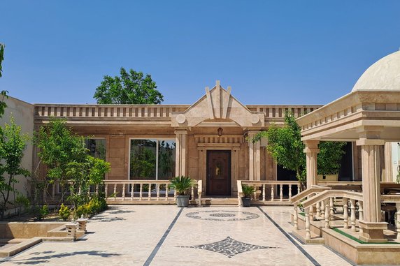 رزرو ویلا دوخوابه استخردار آبگرم عمارت امیر ارسلان