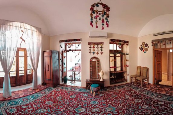 رزرو بومگردی عمارت ساعتی - واحد زمرد