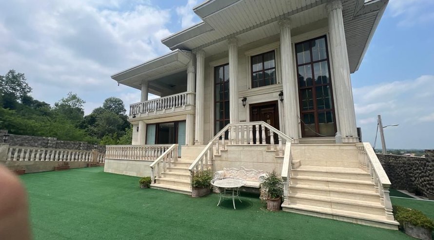 ویلا چهارخوابه تریپلکس استخردار زیران زاده