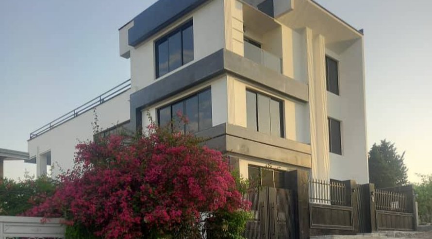 ویلا سه خوابه تریبلکس استخردار آبگرم آدرین