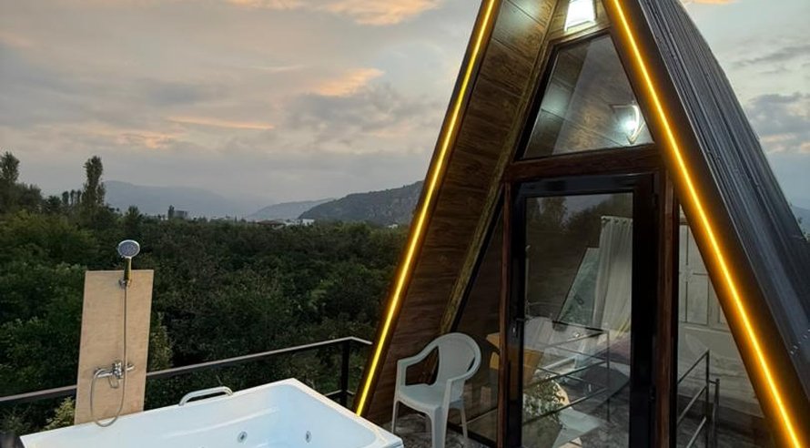 کلبه یک خوابه دوبلکس جکوزی دار چوبی یارا