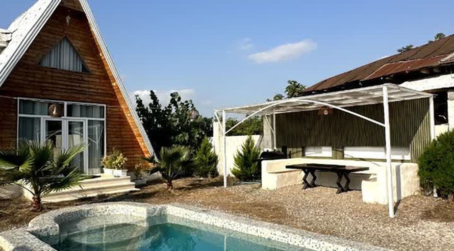 کلبه دوخوابه استخردار سوئیسی لی لی