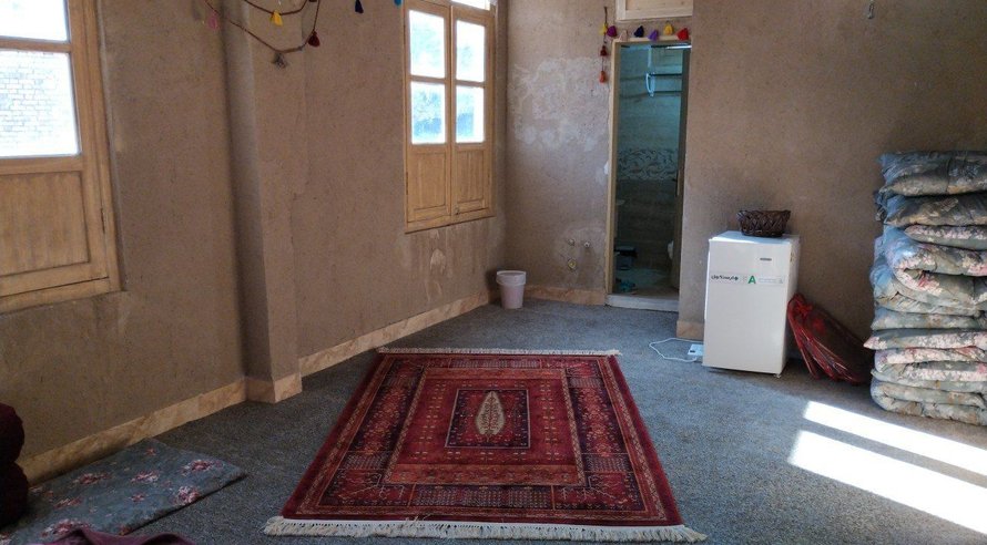 بوم گردی فلت کهن بام کنگ واحد شکوفه